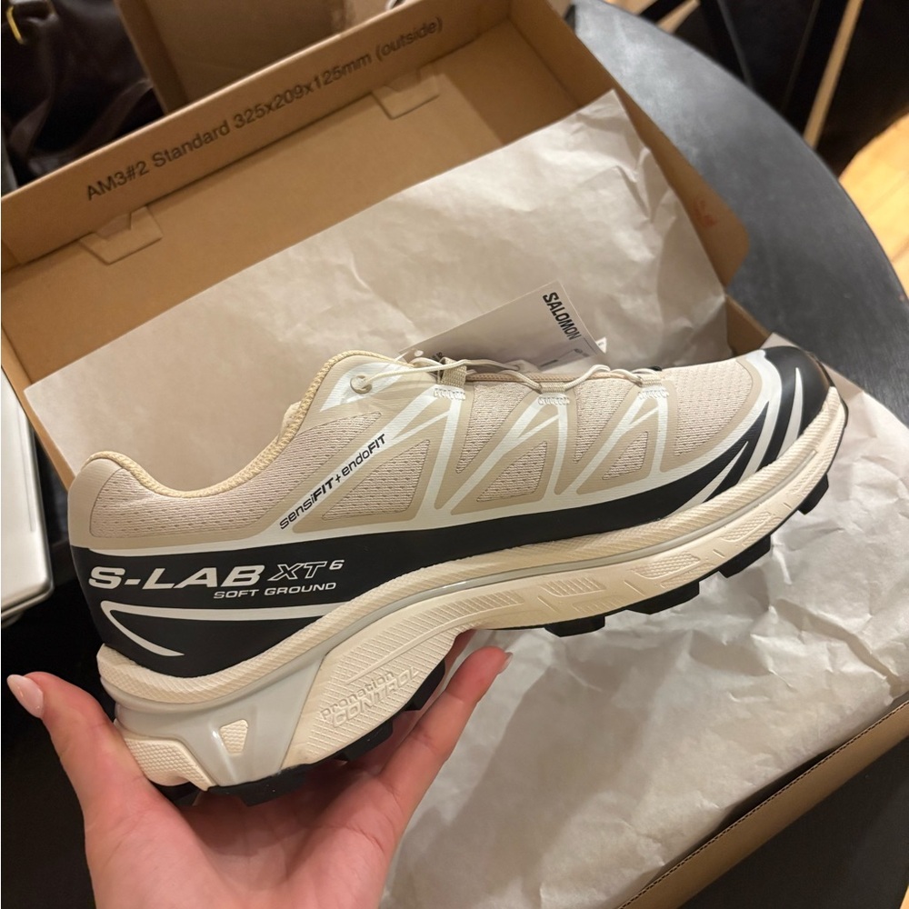 Salomon XT-6 W9.5/M8.5 - Cream and Black